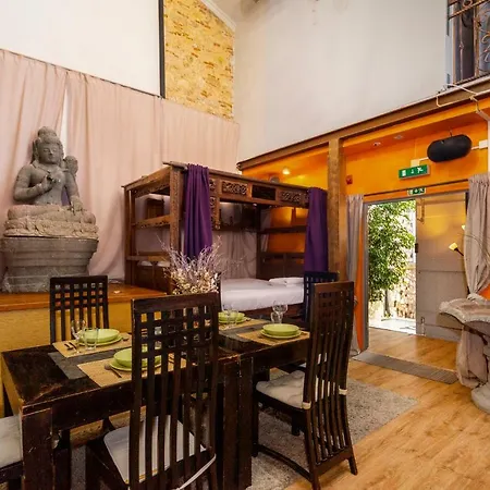 Alfama Kuta Loft Lisboa